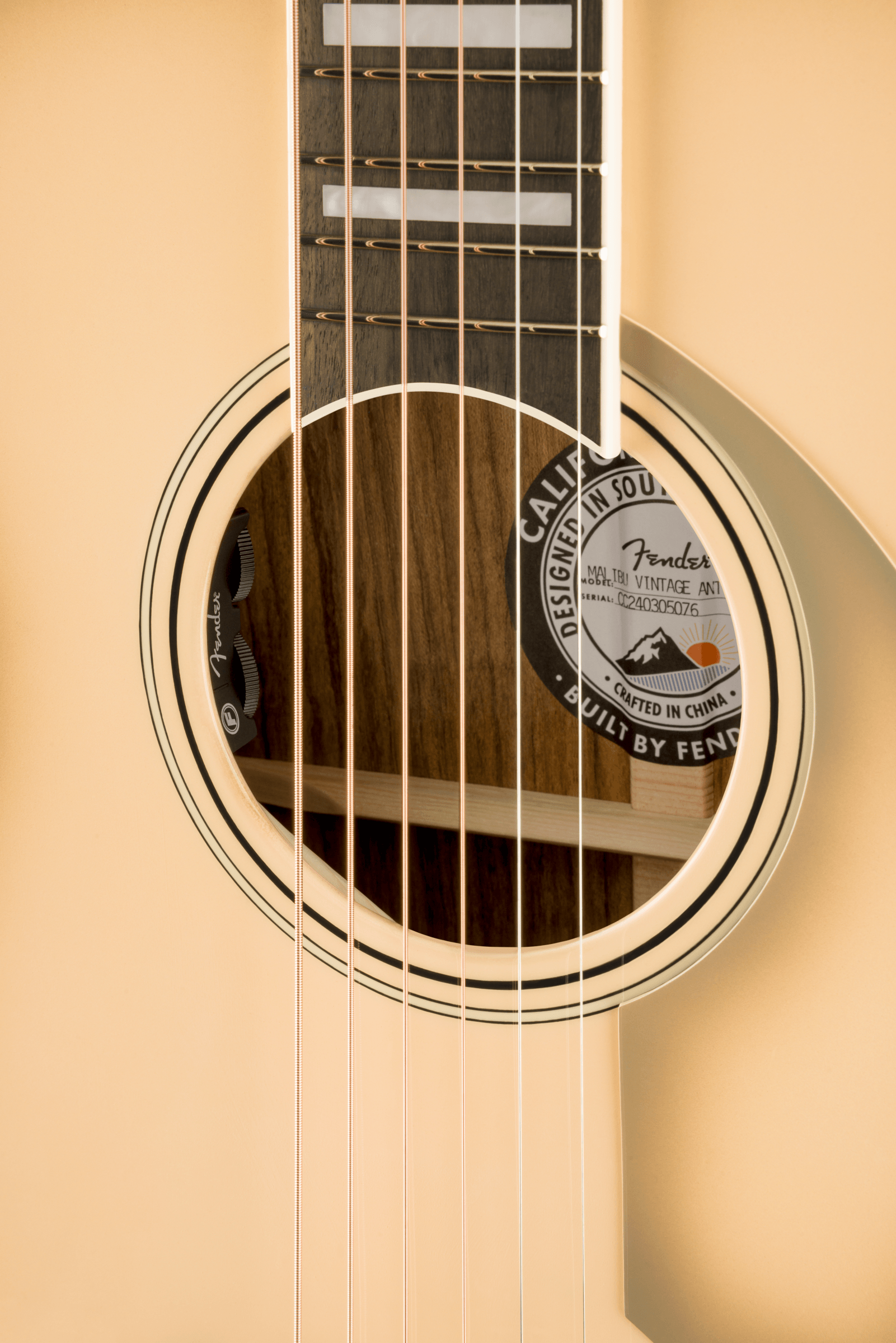 Fender® Limited Edition California Vintage Palomino with Case, Antigua Pickguard, Antigua